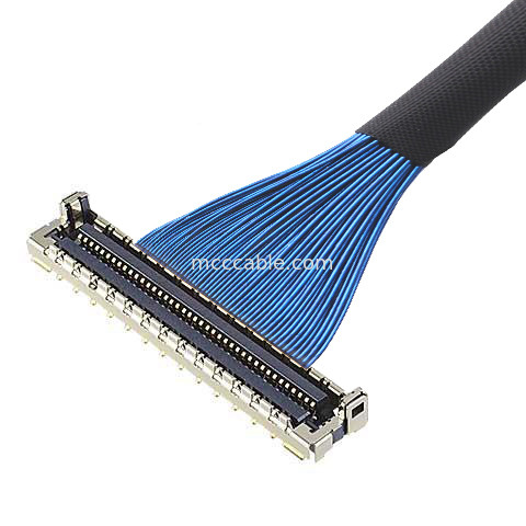 MICRO COAX CABLE 30P 20878-030T-01 Micro Coaxial LVDS Cable với màn chắn EMC và khóa cơ học