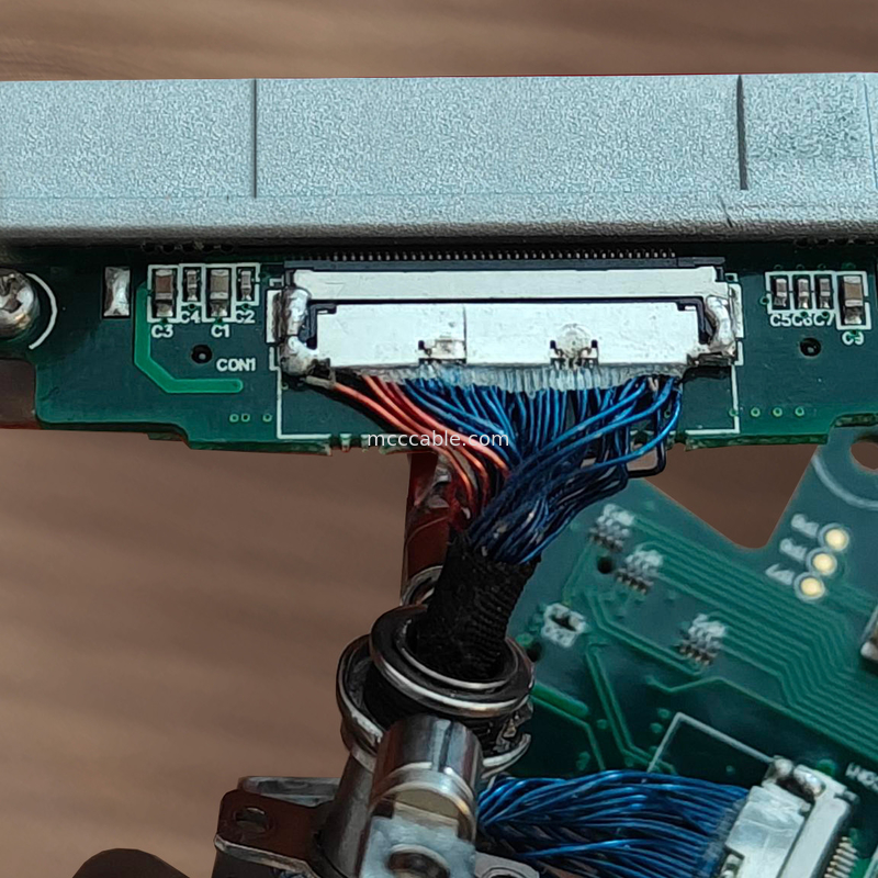 Dài tùy chỉnh LVDS Micro Coaxial Cable 0.4mm 20453z-030 SD đến 20347 Với khóa cơ khí